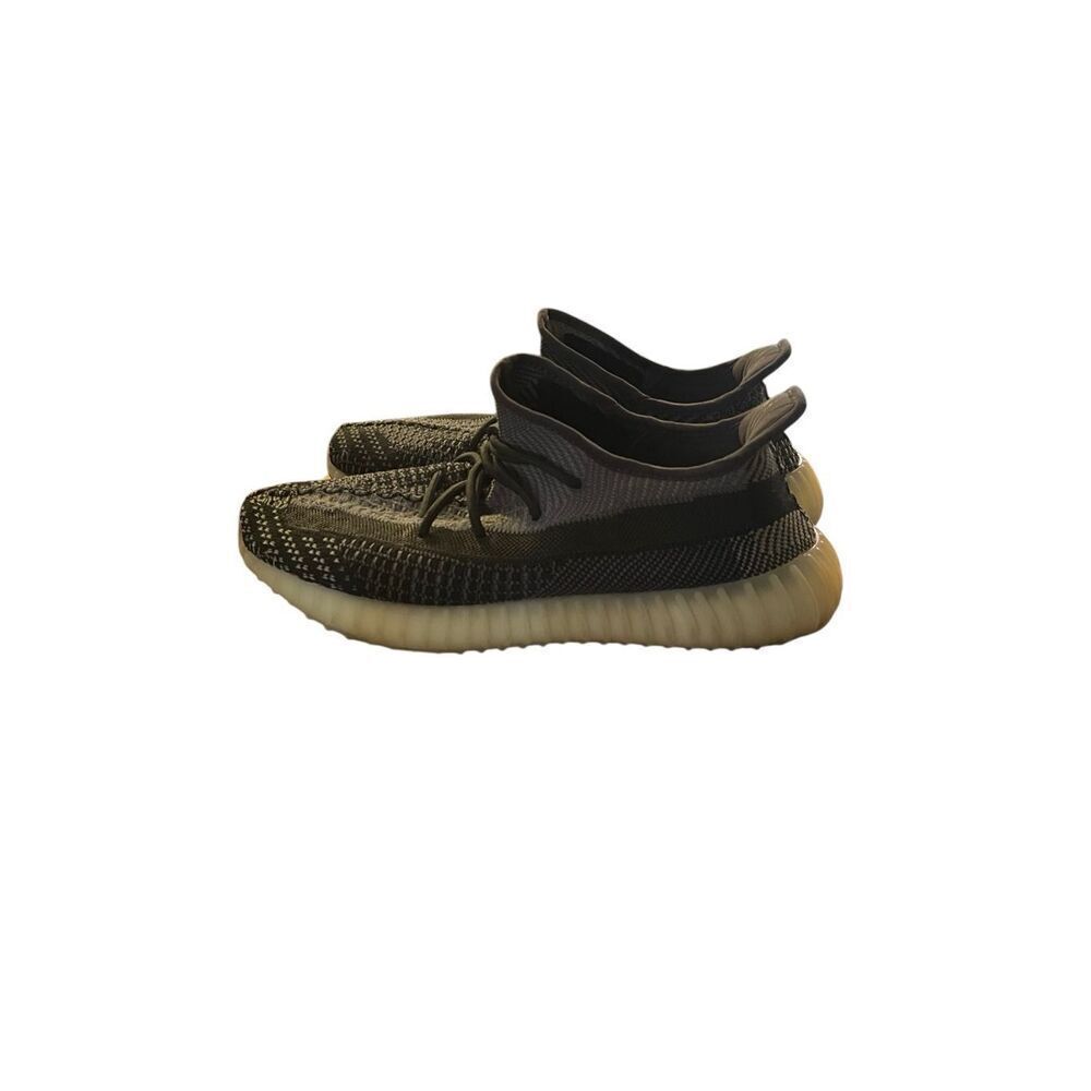 YEEZY BOOST 700 B75571 - Picture 2 of 8